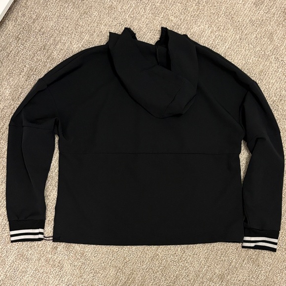 Black pullover jacket - Picture 3 of 4